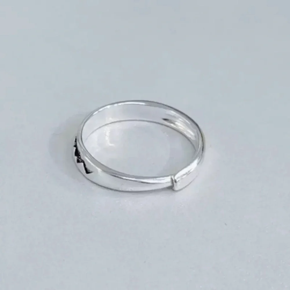 “Moving Mountains” Engraved Adventure Outdoors Forest Trees Silver Antique Ring